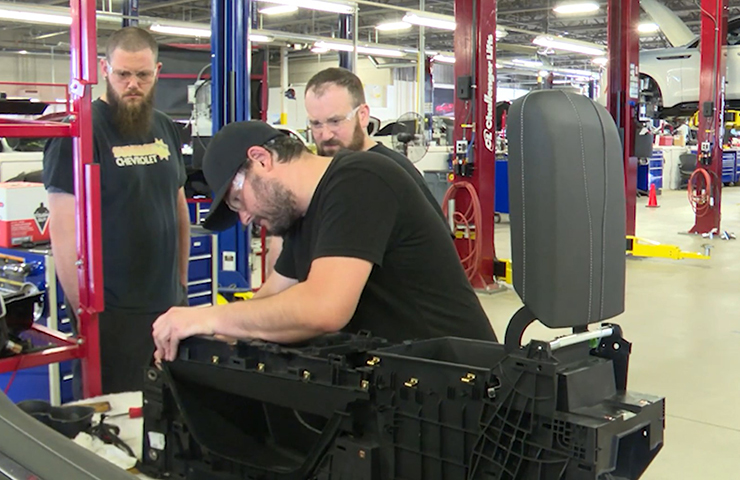 Des questions sur les temps de main-d'œuvre? Réponses aux dernières questions fréquentes dans les informations sur les services