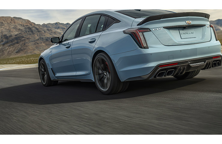 L'ensemble Precision de la CT5-V Blackwing comprend des pneus à profil bas haute performance au look unique